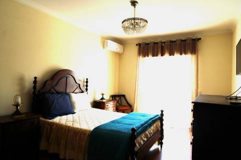 Apartamento para arrendamento anual, T4, Baixa Olhão.