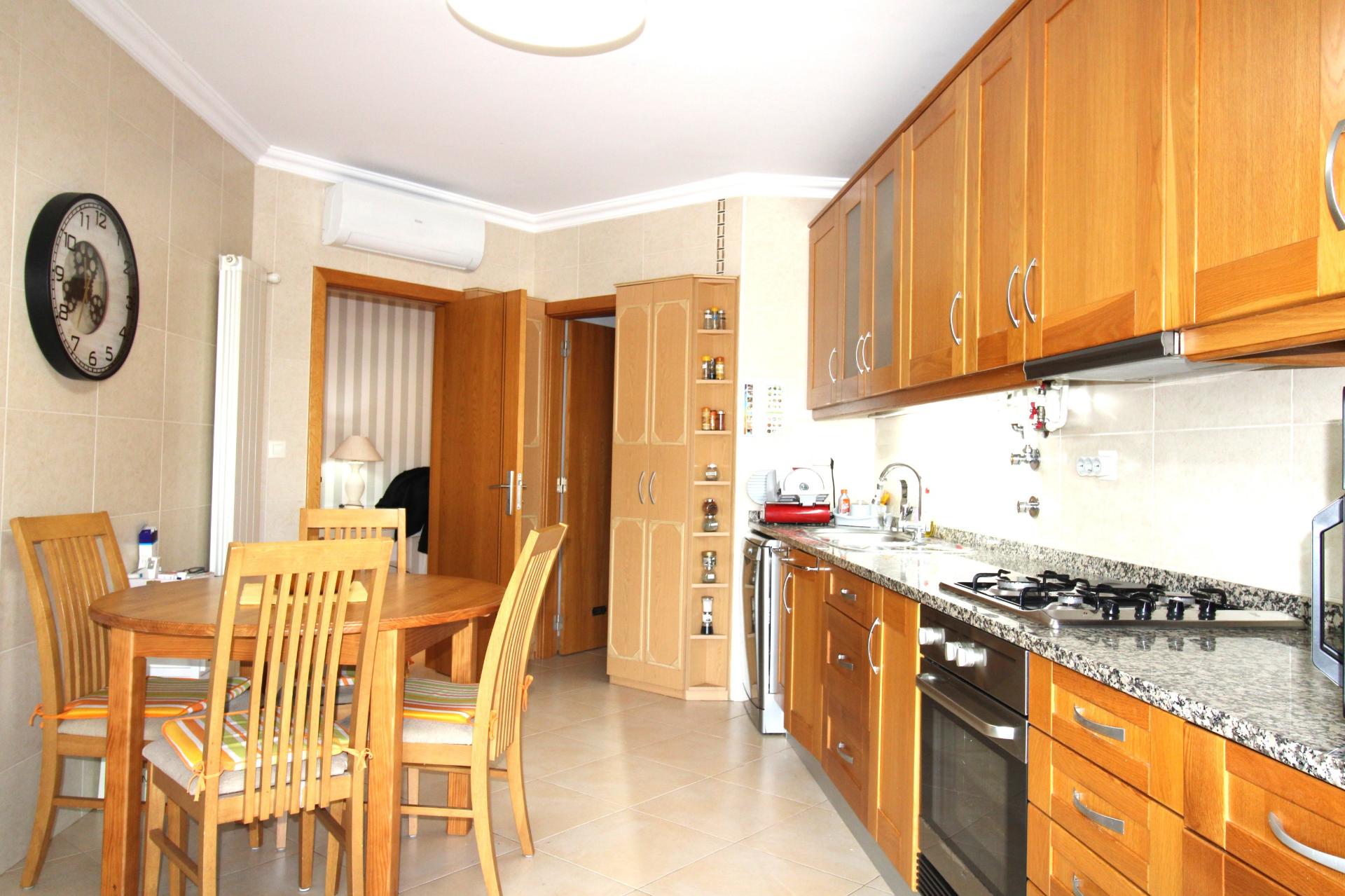 EXCELENTE APARTAMENTO-T3 -BOAS ÁREAS-CENTRO OLHÃO