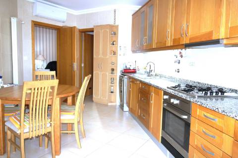 EXCELENTE APARTAMENTO-T3 -BOAS ÁREAS-CENTRO OLHÃO