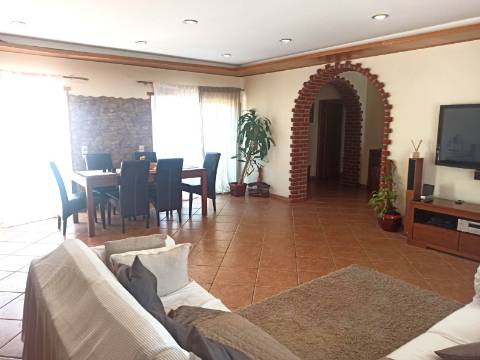 MORADIA T5, ISOLADA, MONCARAPACHO E FUSETA