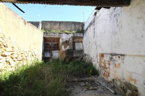 Propriedade com Elevado Potencial de Desenvolvimento no Centro de Olhão