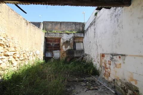 Propriedade com Elevado Potencial de Desenvolvimento no Centro de Olhão