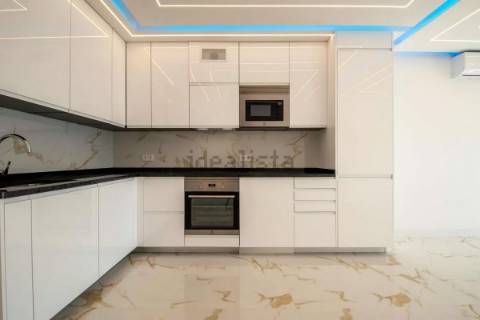 Apartamento T2 Renovado com Vista Mar e Garagem a 50m da Praia - Quarteira