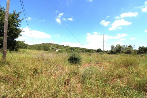 OPORTUNIDADE RARA NO ALGARVE | RUÍNA COM 10.400 m² + POTENCIAL DE CONSTRUÇÃO | FARO