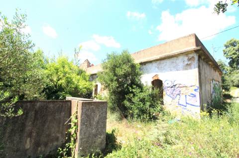 OPORTUNIDADE RARA NO ALGARVE | RUÍNA COM 10.400 m² + POTENCIAL DE CONSTRUÇÃO | FARO