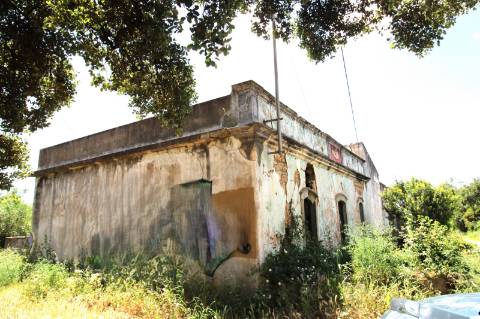 OPORTUNIDADE RARA NO ALGARVE | RUÍNA COM 10.400 m² + POTENCIAL DE CONSTRUÇÃO | FARO