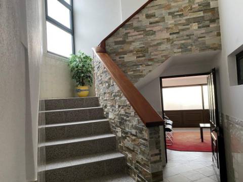 Fantástica Moradia T4 com Jardim e Garagem