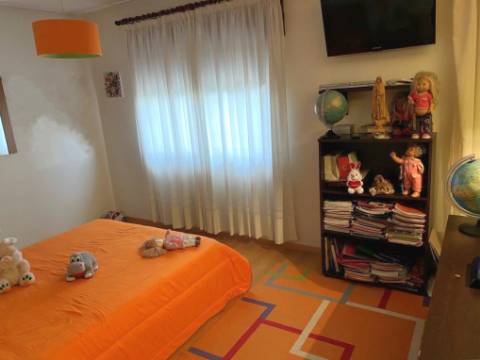 Fantástica Moradia T4 com Jardim e Garagem