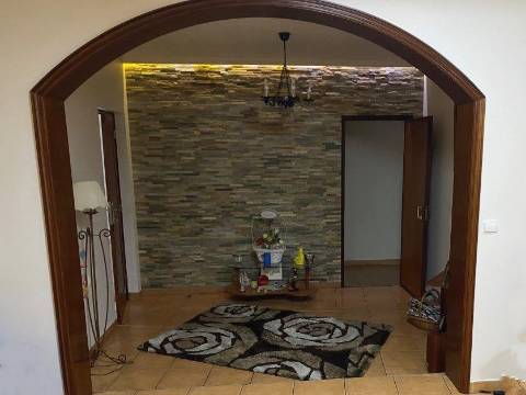 Fantástica Moradia T4 com Jardim e Garagem