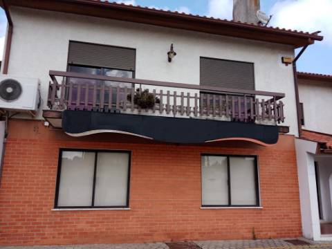 Moradia T4 com Restaurante