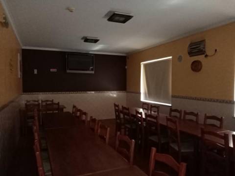 Moradia T4 com Restaurante