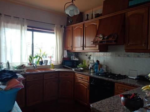 Moradia T4 com Restaurante