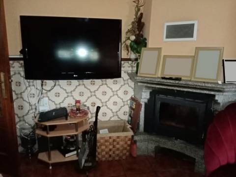 Moradia T4 com Restaurante