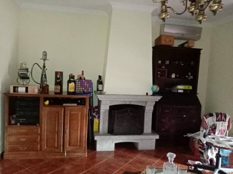 Moradia T4 com Restaurante