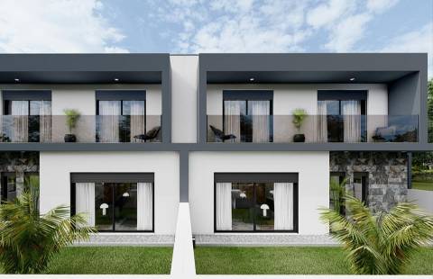 Moradia T3 geminada em Oiã