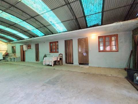 Viva com Espaço e Tradição! Moradia T5 com Adega e Quintal na Malhada de Cima - Cantanhede