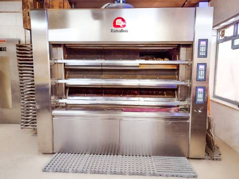 Loja com Padaria/Pastelaria em Rio Tinto