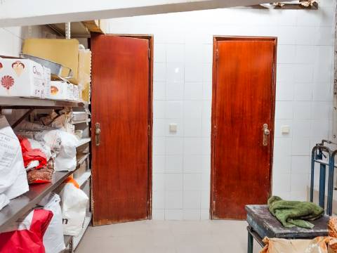 Loja com Padaria/Pastelaria em Rio Tinto