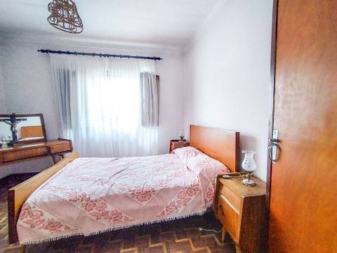 Moradia T4 com Anexos e Quintal - Cantanhede