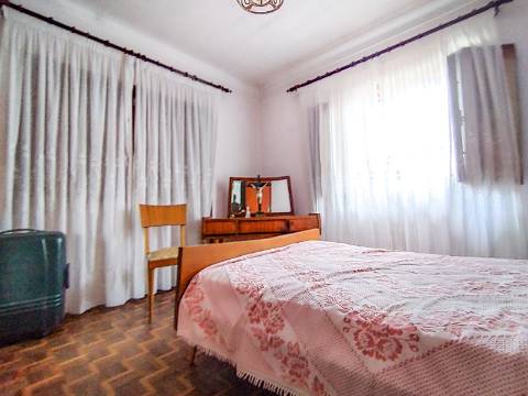 Moradia T4 com Anexos e Quintal - Cantanhede