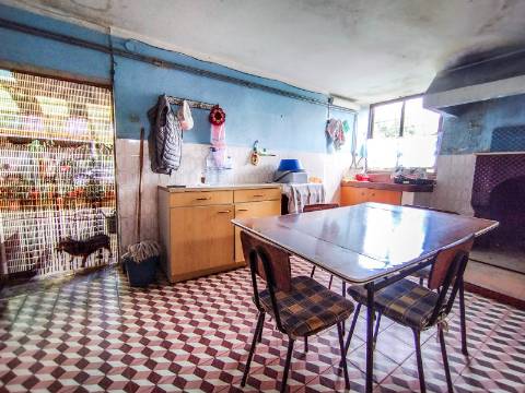 Moradia T4 com Anexos e Quintal - Cantanhede