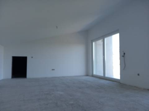 Moradia T3+1 em fase de acabamentos com Jardim e Terreno