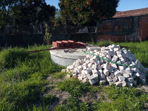 Moradia T3+1 em fase de acabamentos com Jardim e Terreno