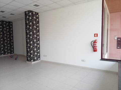 Loja para Comércio e Serviços