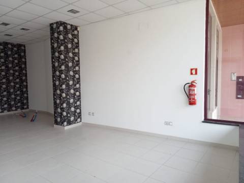 Loja para Comércio e Serviços