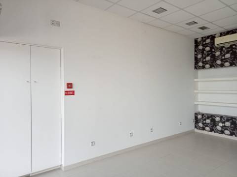 Loja para Comércio e Serviços