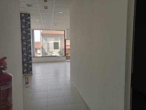 Loja para Comércio e Serviços