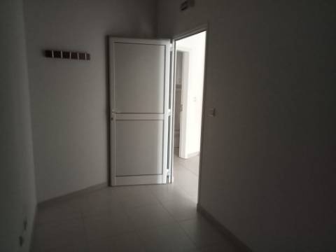 Loja para Comércio e Serviços