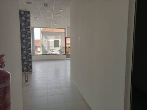 Loja para Comércio e Serviços