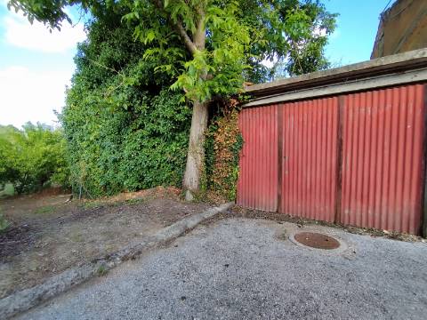 Terreno para construção, com casa em Ruinas - a 5 Km de Anadia