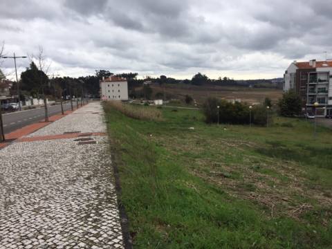 Lote para Construção de 8 fogos no centro de Oliveira do Bairro