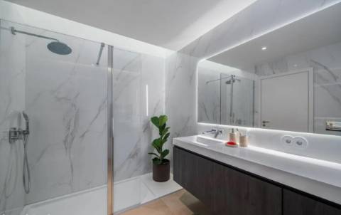 Moradia de Luxo em Aveiro - Elegância à Beira da Ria