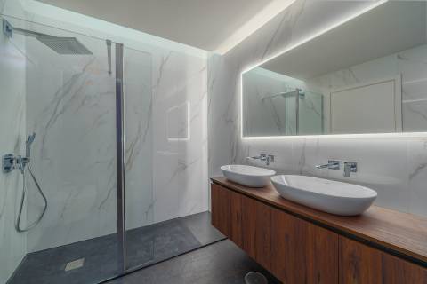 Moradia de Luxo em Aveiro - Elegância à Beira da Ria