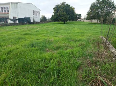 Terreno Urbano para Construção em Ancas