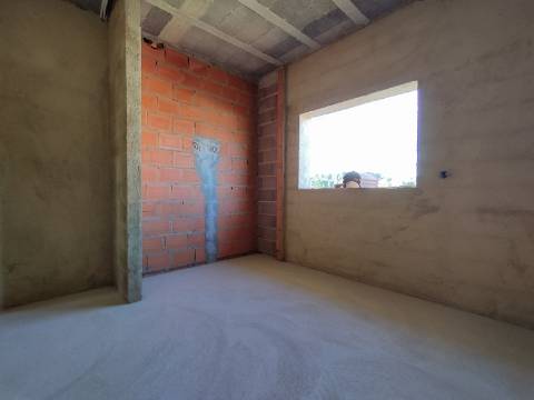 Moradia T4 - Oliveira do Bairro - Conforto, Espaço e Localização Privilegiada.