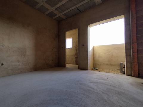 Moradia T4 - Oliveira do Bairro - Conforto, Espaço e Localização Privilegiada.