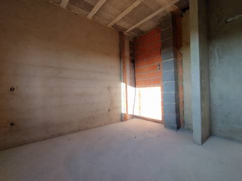 Moradia T4 - Oliveira do Bairro - Conforto, Espaço e Localização Privilegiada.