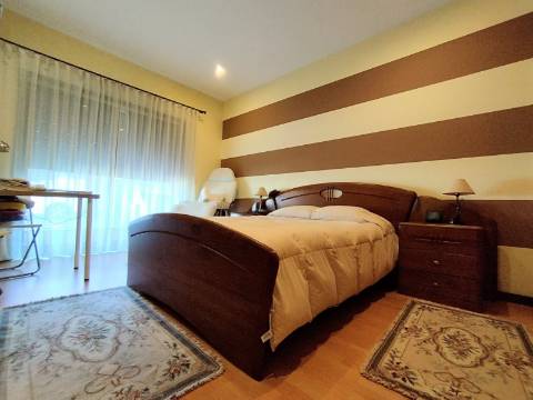 Moradia T4, Garagem e Quintal, Oliveira do Bairro