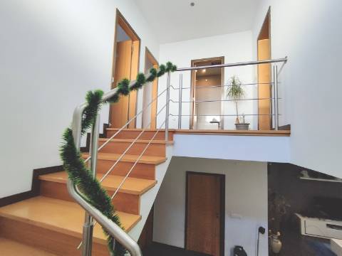 Moradia T4, Garagem e Quintal, Oliveira do Bairro