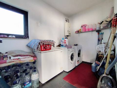 Moradia T4, Garagem e Quintal, Oliveira do Bairro