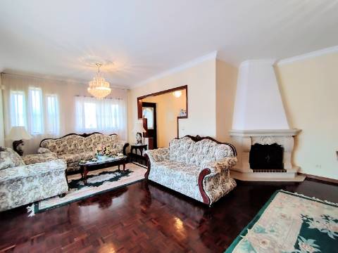 Moradia T3+T2 e terreno na Malhada de Cima, Cantanhede