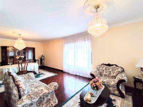 Moradia T3+T2 e terreno na Malhada de Cima, Cantanhede