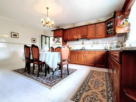 Moradia T3+T2 e terreno na Malhada de Cima, Cantanhede