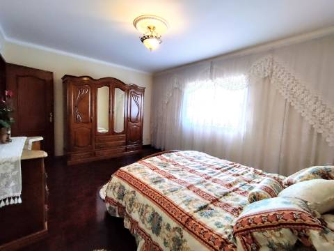 Moradia T3+T2 e terreno na Malhada de Cima, Cantanhede