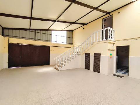 Moradia T3+T2 e terreno na Malhada de Cima, Cantanhede