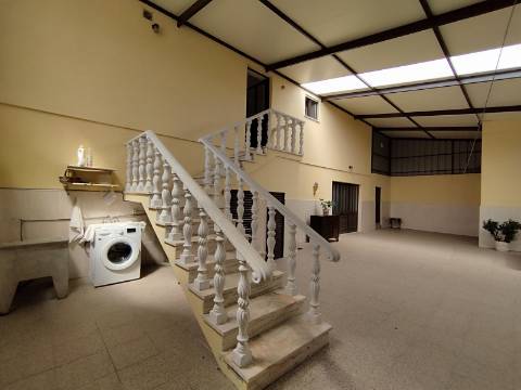 Moradia T3+T2 e terreno na Malhada de Cima, Cantanhede